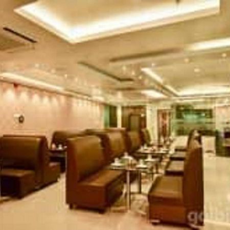 Hotel Sumith Palace Puducherry Zewnętrze zdjęcie