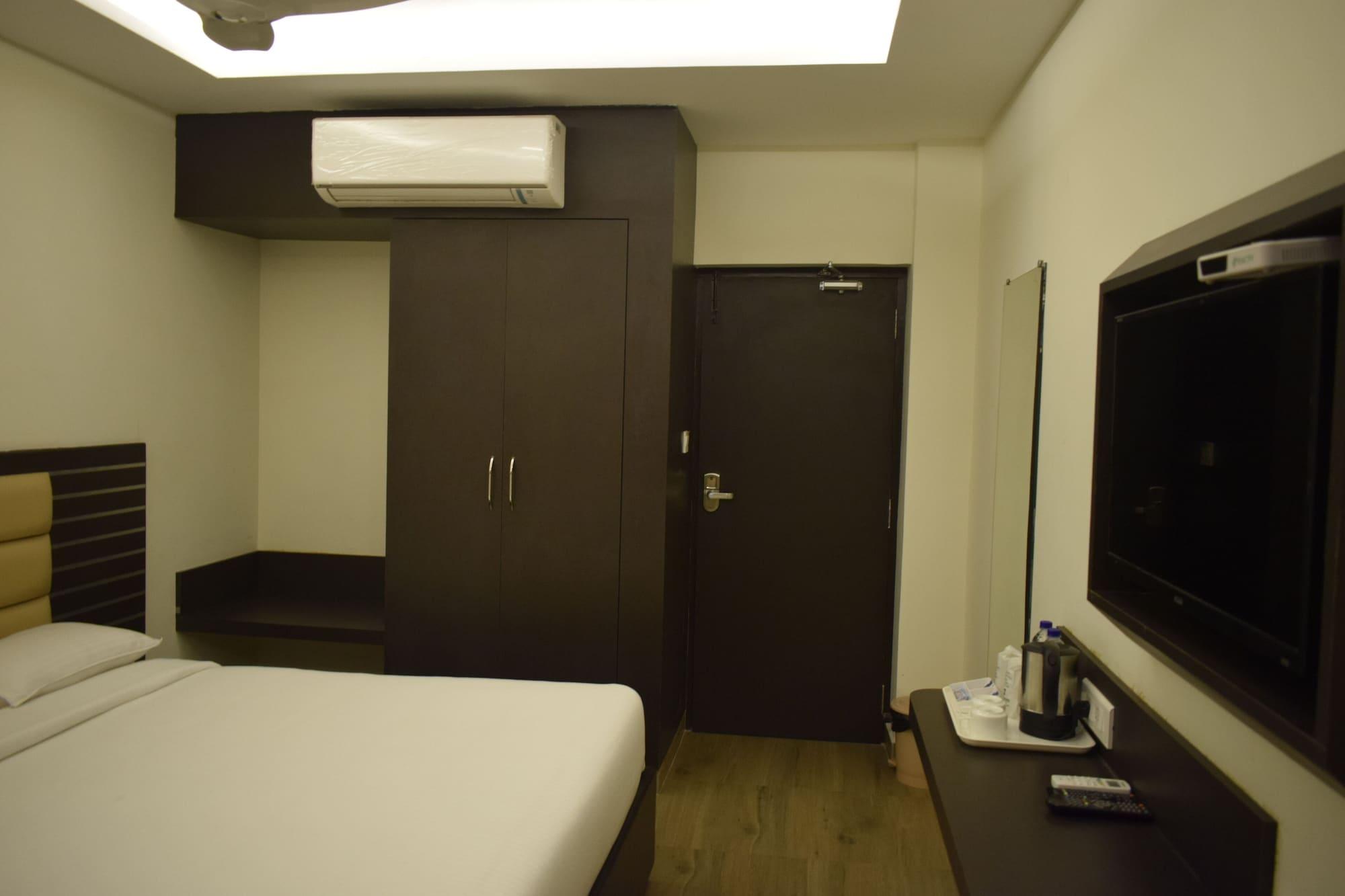 Hotel Sumith Palace Puducherry Zewnętrze zdjęcie
