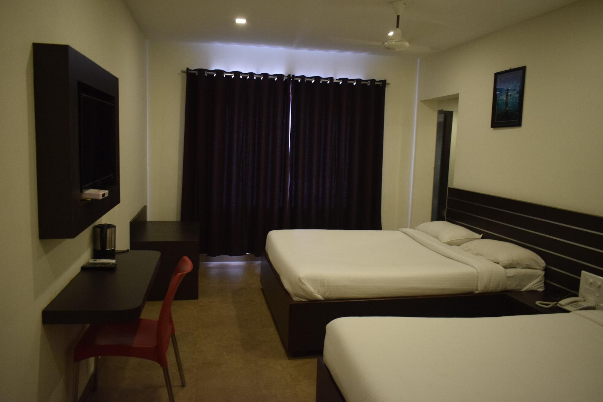 Hotel Sumith Palace Puducherry Zewnętrze zdjęcie