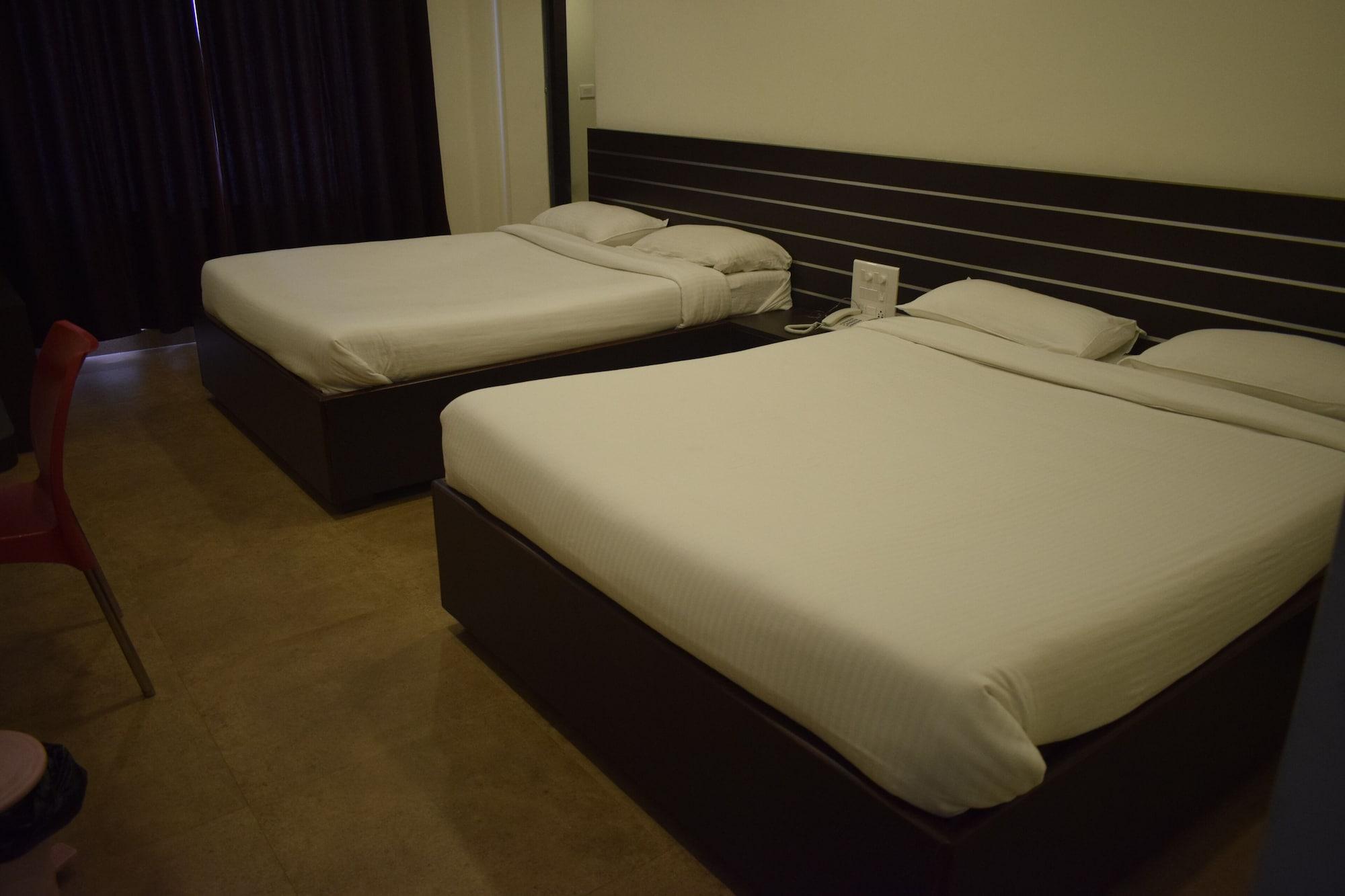 Hotel Sumith Palace Puducherry Zewnętrze zdjęcie
