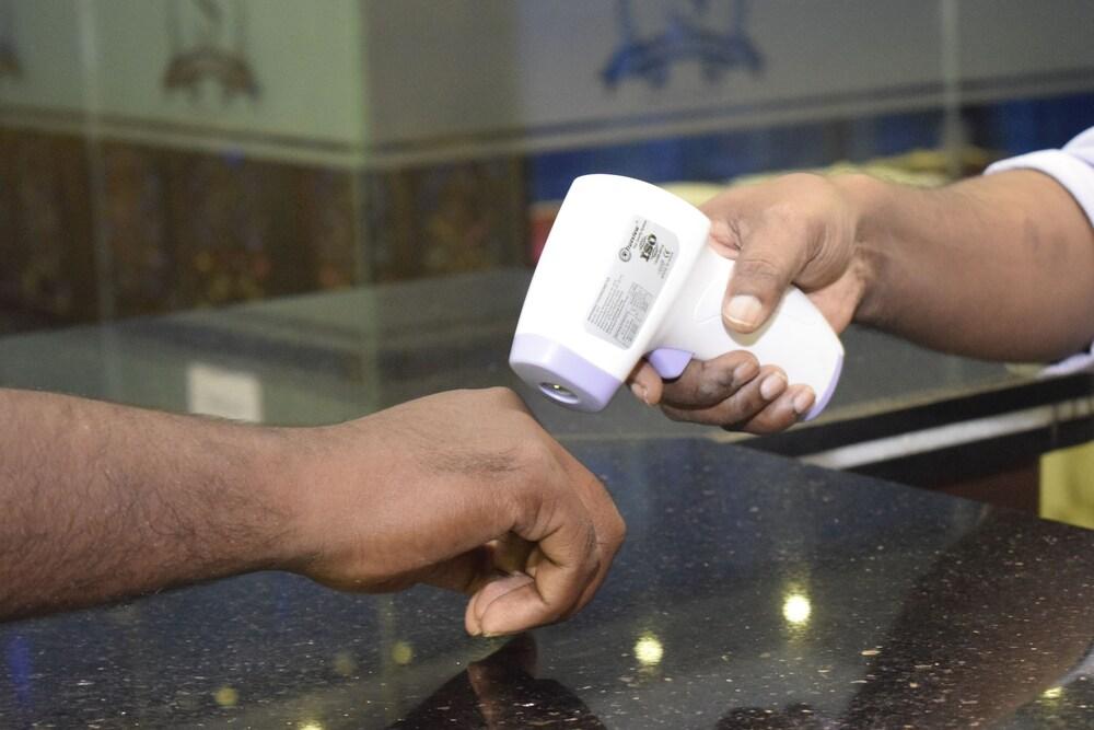 Hotel Sumith Palace Puducherry Zewnętrze zdjęcie