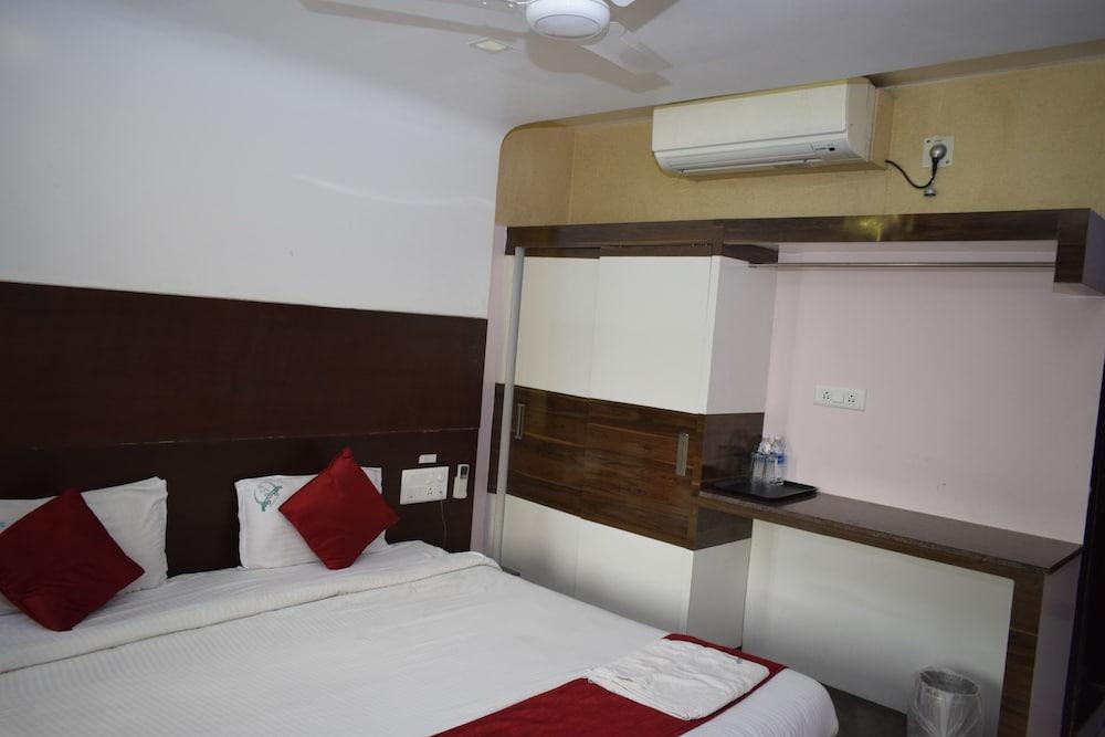 Hotel Sumith Palace Puducherry Zewnętrze zdjęcie